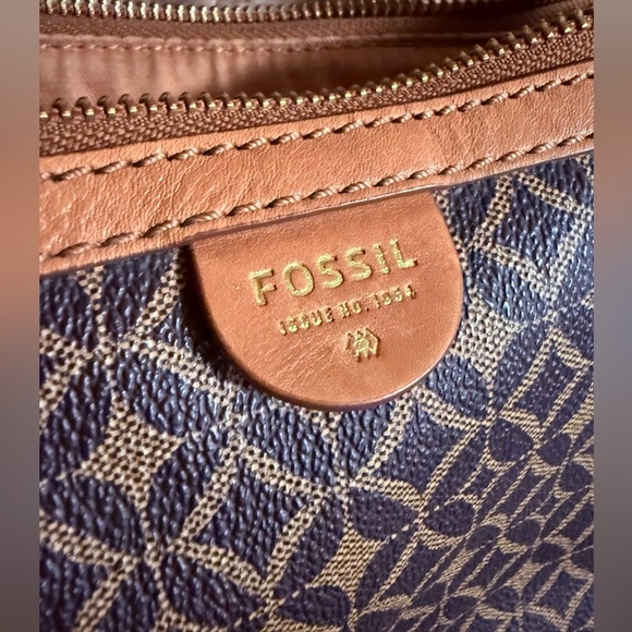 Fossil Black and Brown Textured Tote Handbag - Picture 3 of 9